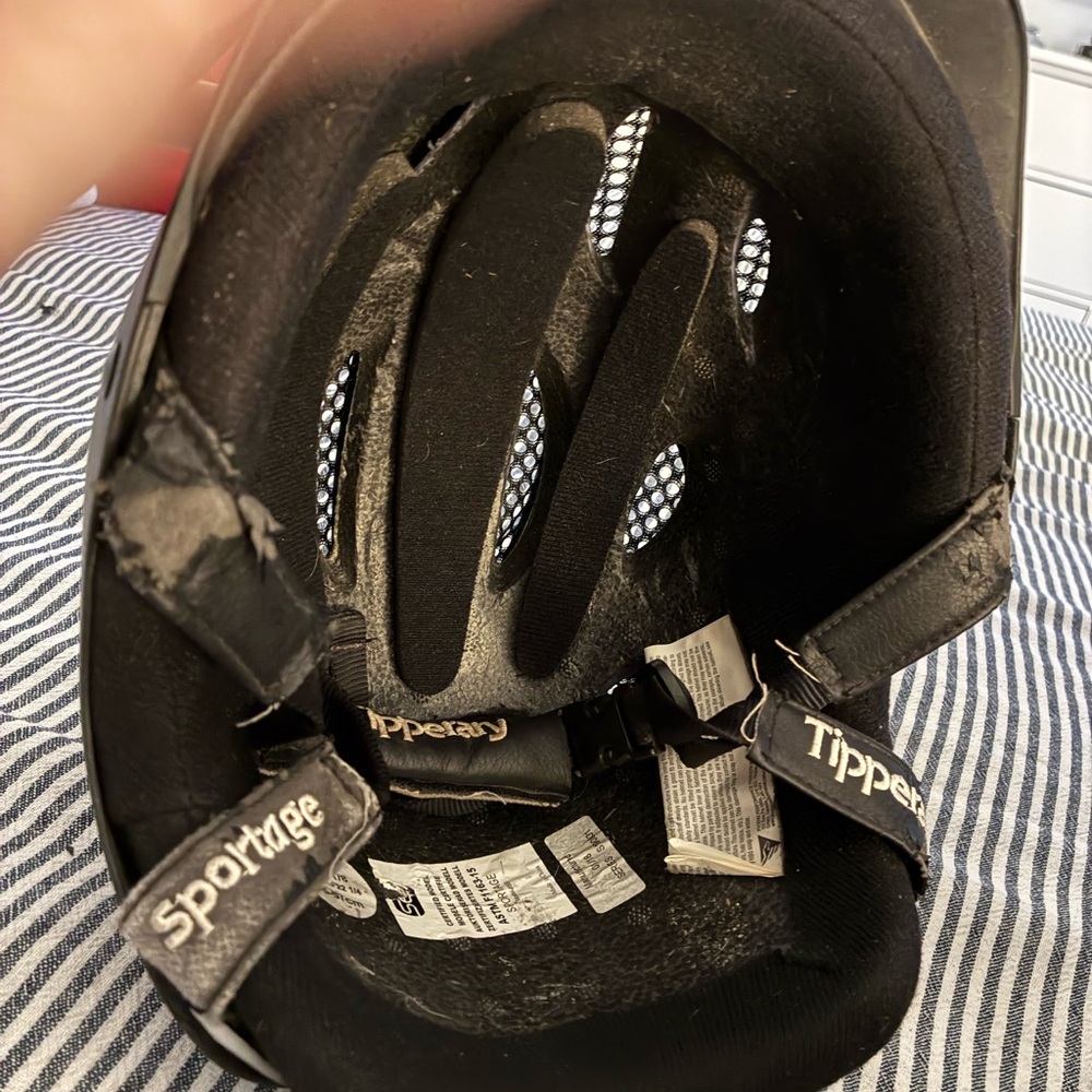 Black Riding Helmet - Picture 2 of 4